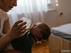 <b>沭鸣平台登陆追求更好的婴儿配方奶粉</b>